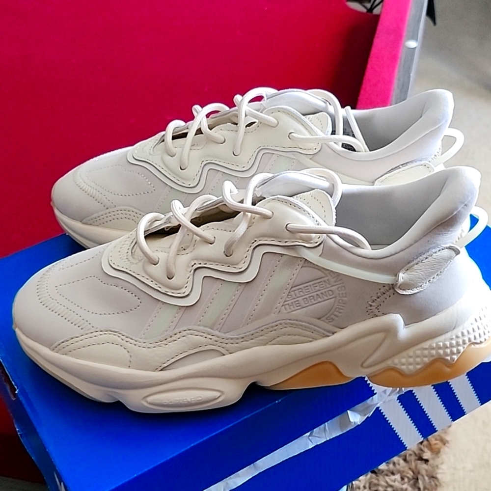 Ozweego W